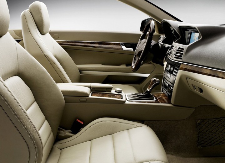 Technical specifications and characteristics for【Mercedes-Benz E-klasse Cabrio (A207)】 - picture 8