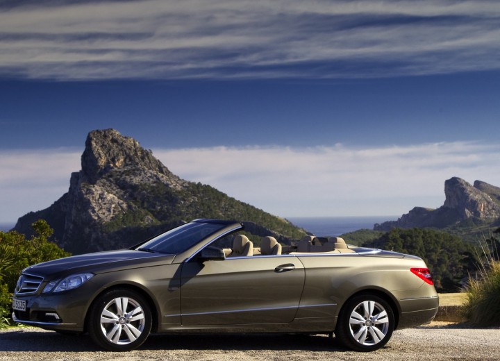 Technical specifications and characteristics for【Mercedes-Benz E-klasse Cabrio (A207)】 - picture 3