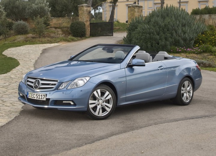 Technical specifications and characteristics for【Mercedes-Benz E-klasse Cabrio (A207)】 - picture 1