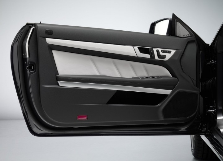 Technical specifications and characteristics for【Mercedes-Benz E-klasse Cabrio (A207)】 - picture 10