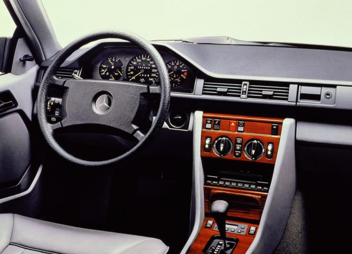 Especificaciones técnicas de Mercedes-Benz E-klasse Coupe (C124) - picture 3