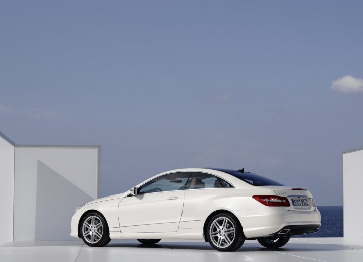 Технические характеристики о Mercedes-Benz E-klasse Coupe (C207) - picture 4