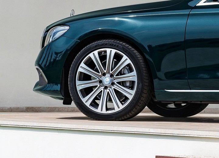Caractéristiques techniques de Mercedes-Benz E-klasse V (W213) - picture 12