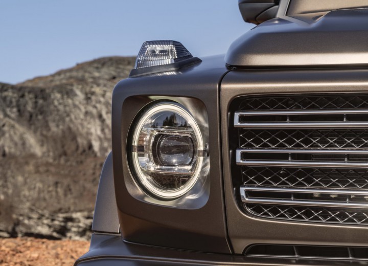 Technical specifications and characteristics for【Mercedes-Benz G-Klasse (W464)】 - picture 11