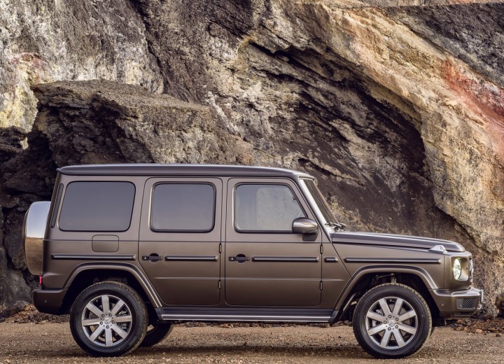 Technical specifications and characteristics for【Mercedes-Benz G-Klasse (W464)】 - picture 4