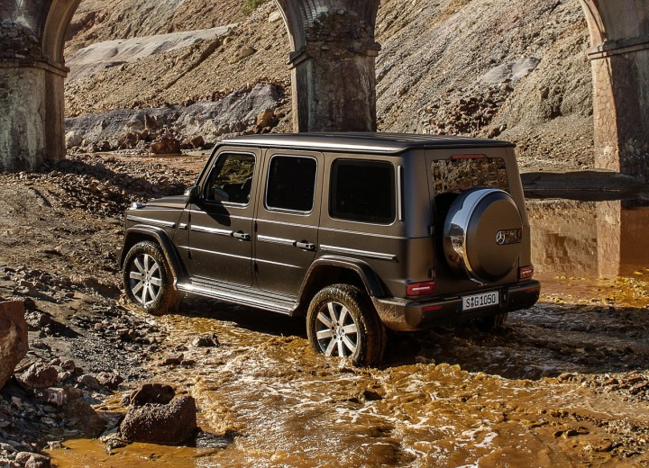 Technical specifications and characteristics for【Mercedes-Benz G-Klasse (W464)】 - picture 3