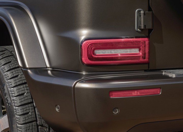 Technical specifications and characteristics for【Mercedes-Benz G-Klasse (W464)】 - picture 12