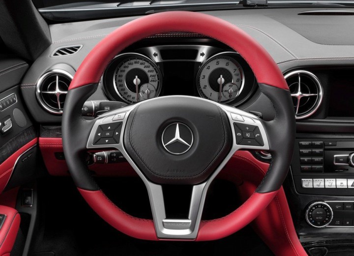 Technical specifications and characteristics for【Mercedes-Benz SL-klasse VI (r231)】 - picture 10