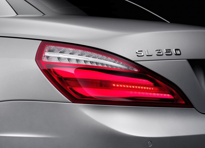 Technical specifications and characteristics for【Mercedes-Benz SL-klasse VI (r231)】 - picture 12
