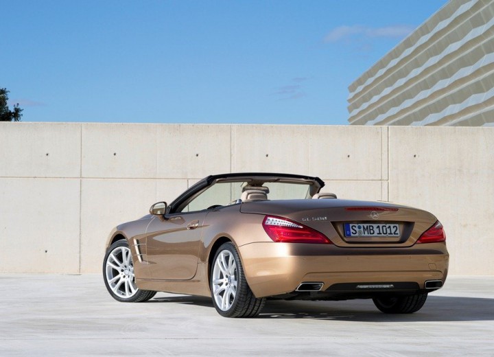 Technical specifications and characteristics for【Mercedes-Benz SL-klasse VI (r231)】 - picture 3