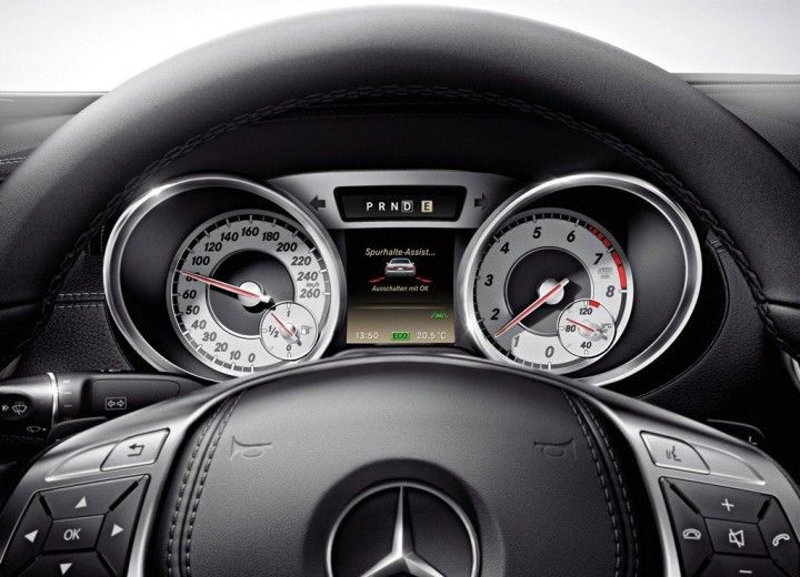 Technical specifications and characteristics for【Mercedes-Benz SL-klasse VI (r231)】 - picture 9