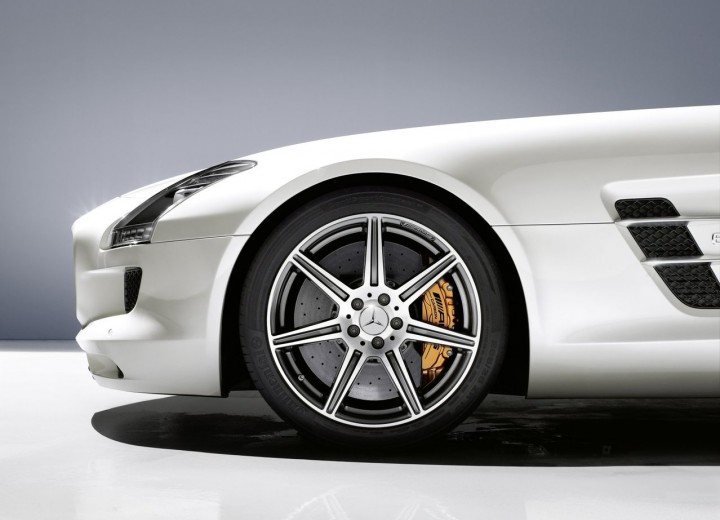 Technische Daten und Spezifikationen für Mercedes-Benz SLS AMG Roadster - picture 15