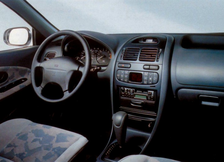 Especificaciones técnicas de Mitsubishi Carisma Hatchback - picture 4