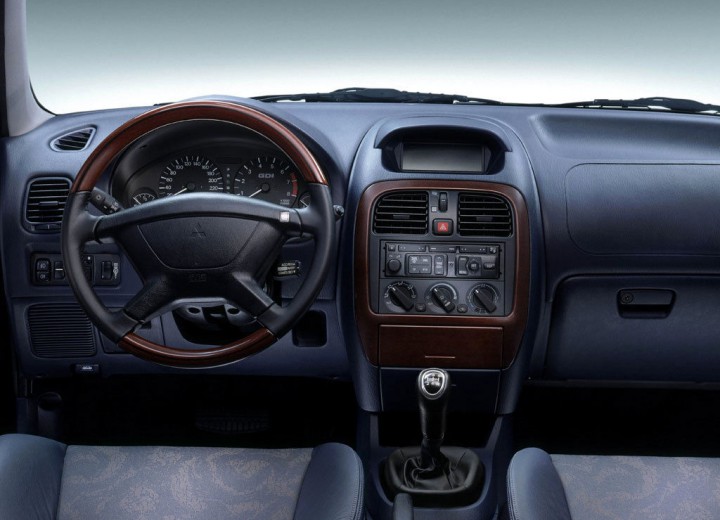 Especificaciones técnicas de Mitsubishi Carisma Hatchback - picture 5