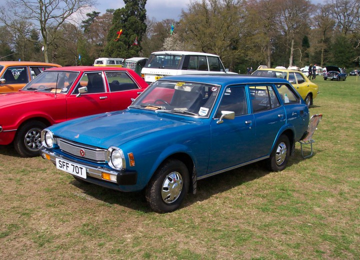 Technical specifications and characteristics for【Mitsubishi Colt Lancer Station Wagon (A7_K)】 - picture 2