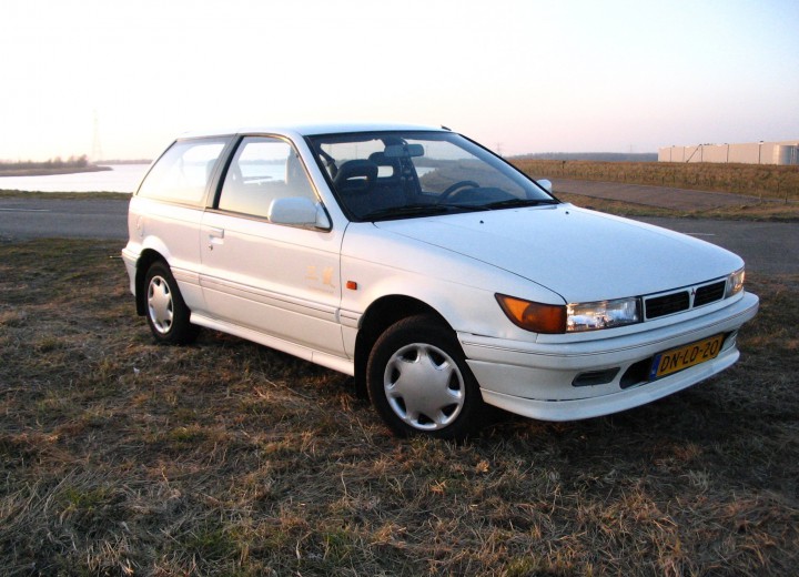 Especificaciones técnicas de Mitsubishi Colt III (C50) - picture 3