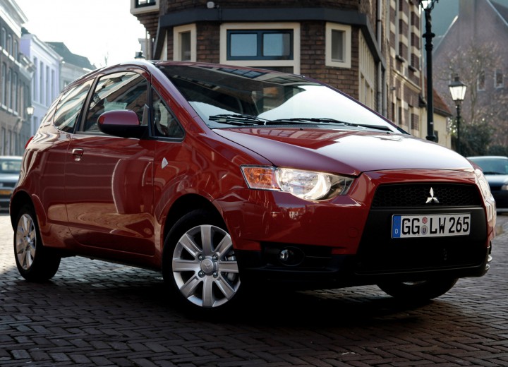 Technical specifications and characteristics for【Mitsubishi Colt VI (Z30)】 - picture 1