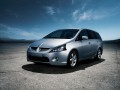 Especificaciones técnicas del coche y ahorro de combustible de Mitsubishi Grandis