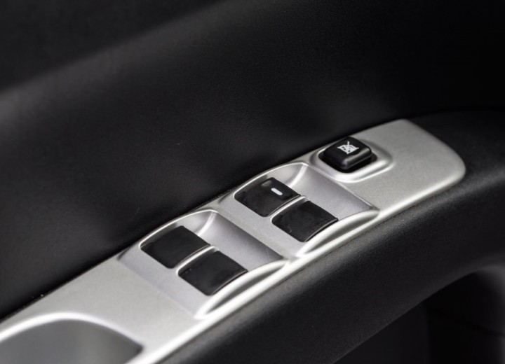 Especificaciones técnicas de Mitsubishi L 200 IV Restyling - picture 11