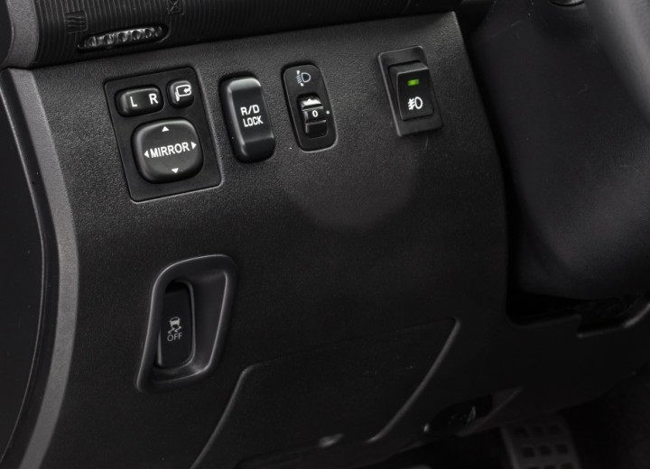 Especificaciones técnicas de Mitsubishi L 200 IV Restyling - picture 10