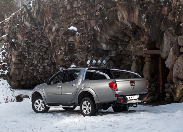 Especificaciones técnicas de Mitsubishi L 200 IV Restyling - picture 4