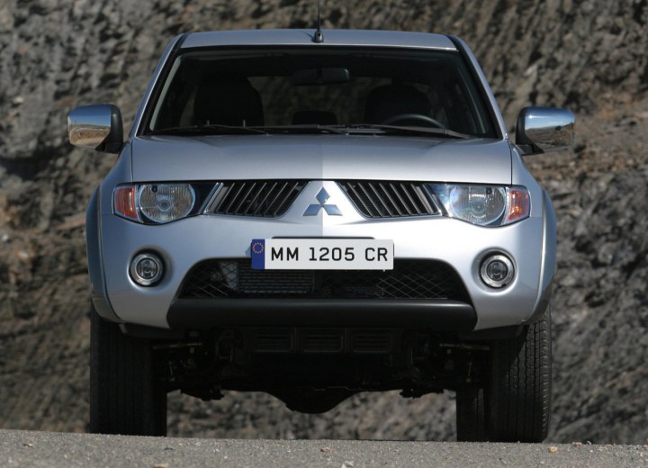 Especificaciones técnicas de Mitsubishi L 200 IV - picture 2