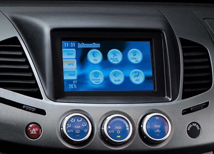 Especificaciones técnicas de Mitsubishi L 200 IV - picture 9