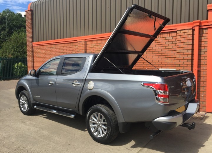Especificaciones técnicas de Mitsubishi L 200 V - picture 5