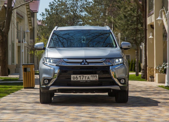 Especificaciones técnicas de Mitsubishi Outlander III Restyling 2 - picture 2