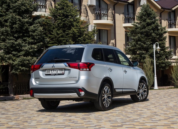 Especificaciones técnicas de Mitsubishi Outlander III Restyling 2 - picture 4