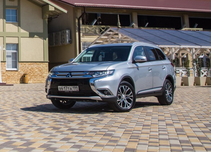 Especificaciones técnicas de Mitsubishi Outlander III Restyling 2 - picture 1