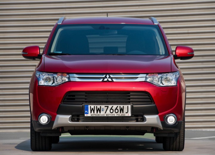Especificaciones técnicas de Mitsubishi Outlander III Restyling - picture 2