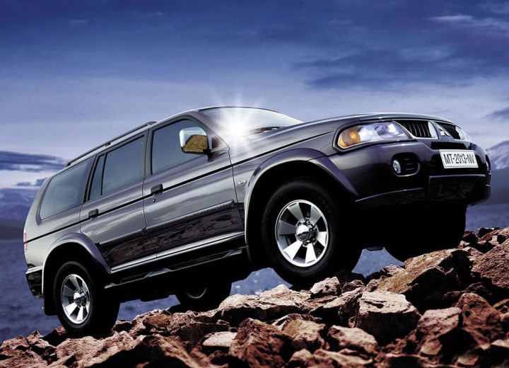 Especificaciones técnicas de Mitsubishi Pajero Sport (K90) - picture 1
