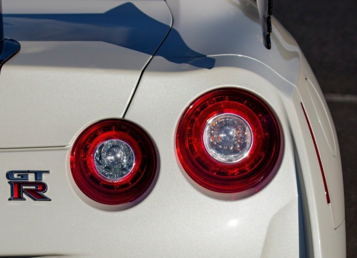Technical specifications and characteristics for【Nissan GT-R I Restyling】 - picture 6