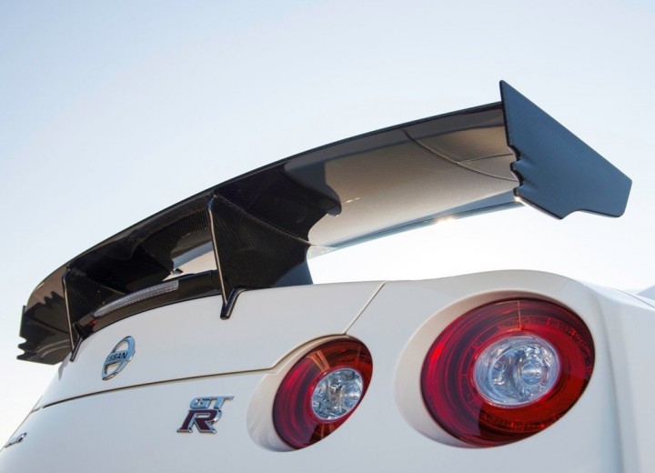 Technical specifications and characteristics for【Nissan GT-R I Restyling】 - picture 5
