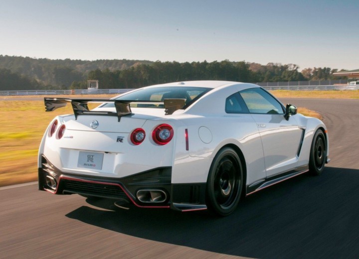 Technical specifications and characteristics for【Nissan GT-R I Restyling】 - picture 3