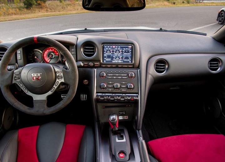 Technical specifications and characteristics for【Nissan GT-R I Restyling】 - picture 8