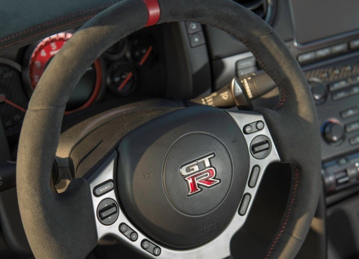 Technical specifications and characteristics for【Nissan GT-R I Restyling】 - picture 11