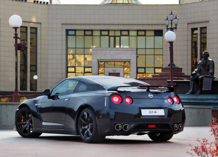 Nissan GT-R specificații tehnice și consum de combustibil