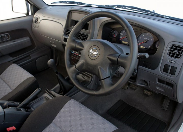 Τεχνικά χαρακτηριστικά για Nissan NP 300 Pick up (D22) - picture 3