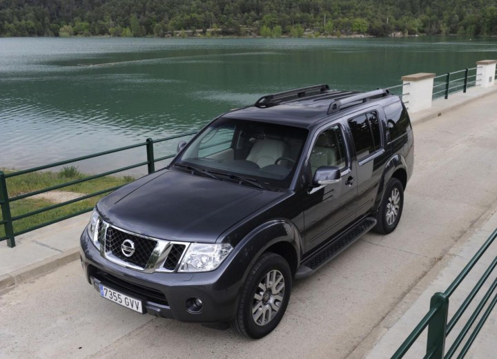 Technical specifications and characteristics for【Nissan Pathfinder III (2010 facelift)】 - picture 4