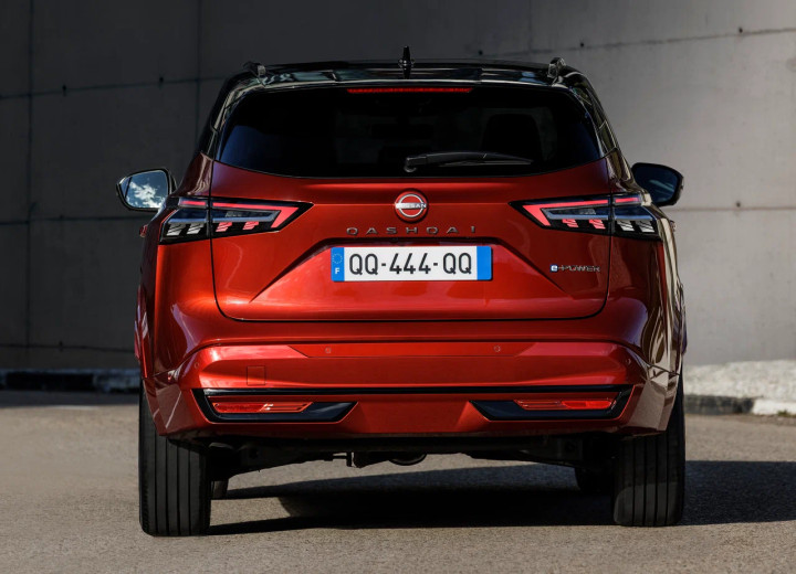 Technical specifications and characteristics for【Nissan Qashqai III Restyling】 - picture 4