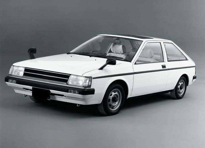 Technische Daten und Spezifikationen für Nissan Stanza Hatchback (T11) - picture 1