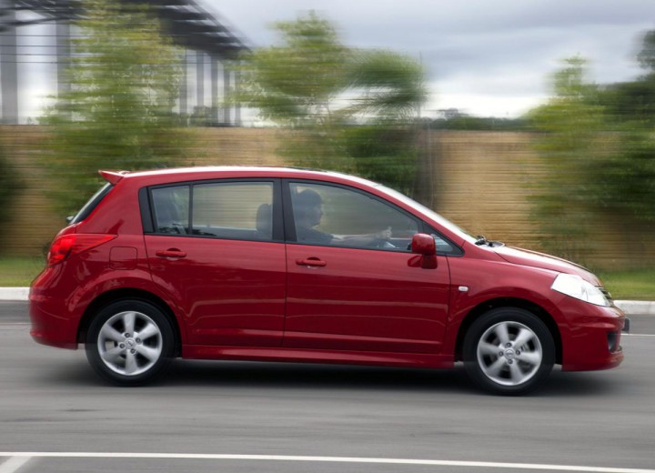 Technical specifications and characteristics for【Nissan Tiida Hatchback】 - picture 2
