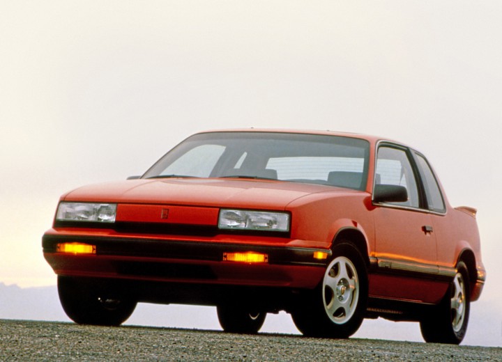 Technical specifications and characteristics for【Oldsmobile Cutlass Calais Coupe】 - picture 1