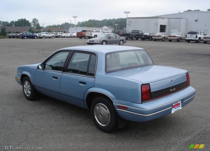 Technische Daten und Spezifikationen für Oldsmobile Cutlass Calais - picture 2