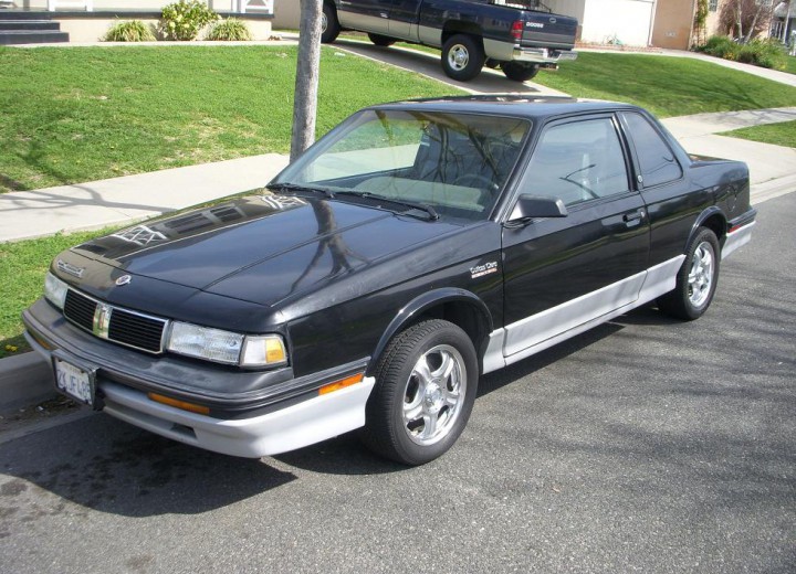 Technische Daten und Spezifikationen für Oldsmobile Cutlass Ciera Coupe - picture 2