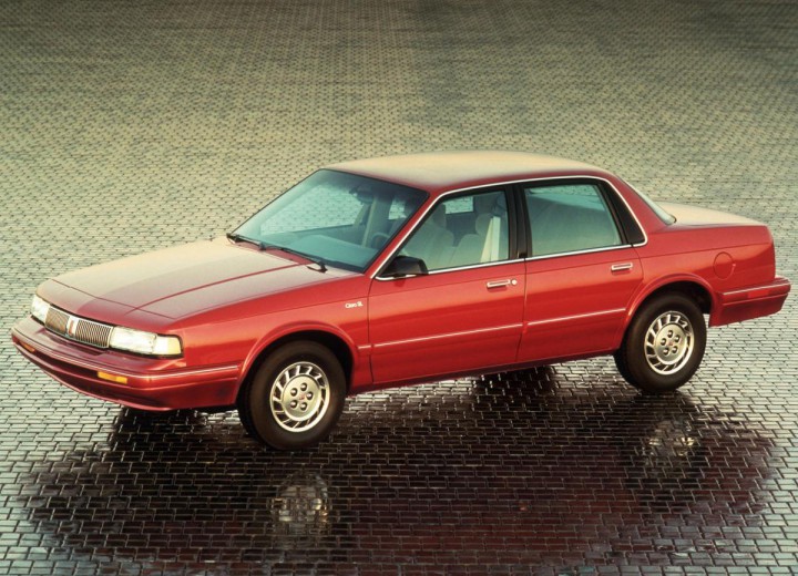 Technische Daten und Spezifikationen für Oldsmobile Cutlass Ciera - picture 1