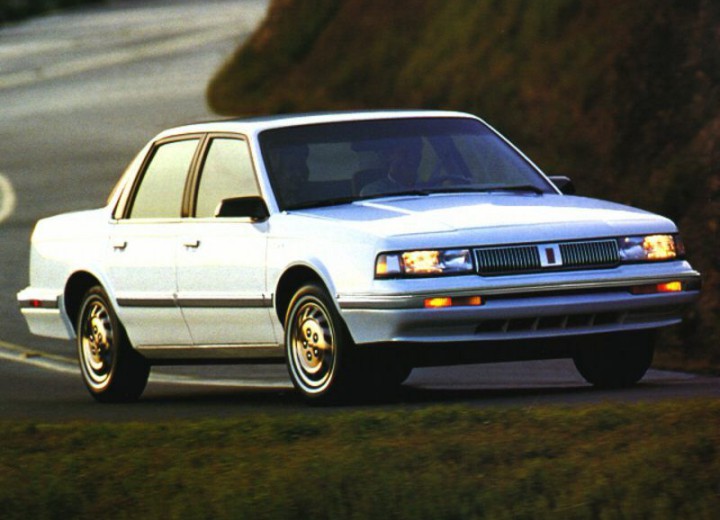 Technische Daten und Spezifikationen für Oldsmobile Cutlass Ciera - picture 2