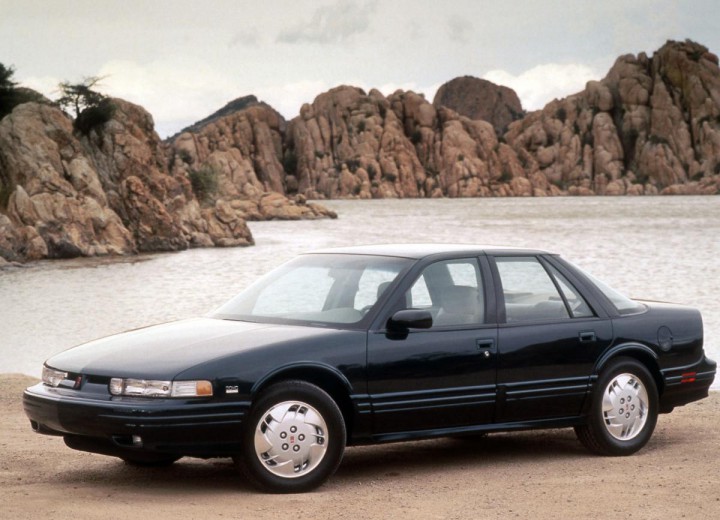Specificații tehnice pentru Oldsmobile Cutlass Supreme - picture 1